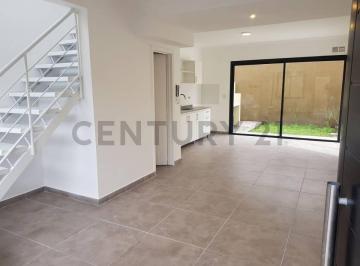 Casa · 76m² · 3 Ambientes · 1 Cochera · Venta de Duplex PH 3 Amb en Ituzaingo Norte
