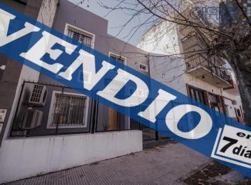Casa · 255m² · 5 Ambientes · 2 Cocheras · Casa en 2 Plantas 4 Dorm. 2 Cocheras Jardín con Parrilla Villa Devoto