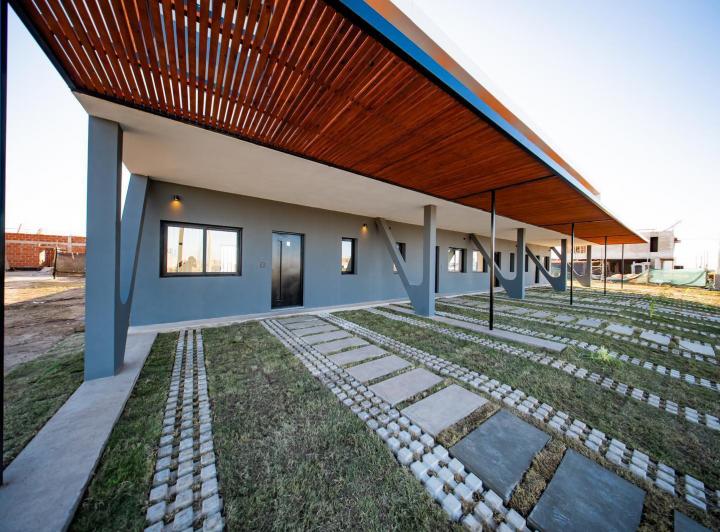Casa · 98m² · 4 Ambientes · 2 Cocheras