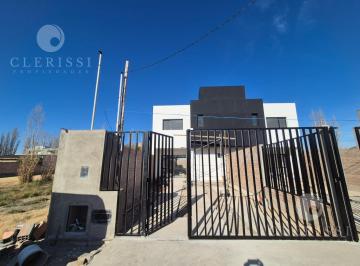 PH · 110m² · 5 Ambientes · 2 Cocheras · Venta de Duplex 3 Dorm. en B° Ayres del Valle - Cipolletti