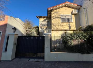 Casa · 150m² · 4 Ambientes · 2 Cocheras · Casa 4 Ambientes con Quincho en Olivos