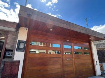 Casa · 156m² · 3 Ambientes · 2 Cocheras · Casa en Villa Primera