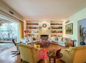 Casa · 581m² · 8 Ambientes · 4 Cocheras · Venta Casa en Belgrano Chico Sobre Lote de 21 m Frente X 48 m Fondo
