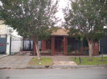Casa de 3 ambientes, Ituzaingó · Chalet 3 Ambientes en Zona Residencial, Apta Crédito Banco. a Cuadras de Santa Rosa