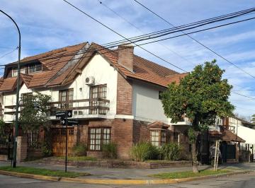 Casa de 4 ambientes, San Isidro · Muy Lindo Duplex de 4 Ambientes con Garage, en Beccar!