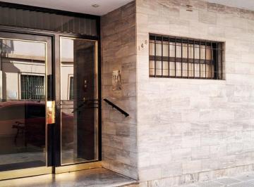 Departamento · 37m² · 2 Ambientes · Alquiler Comercial 2 Ambientes en Planta Baja con Patio