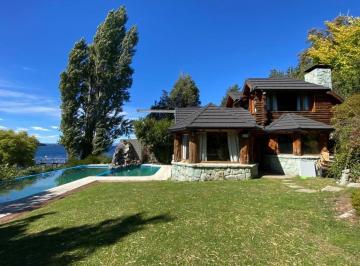 Casa · 430m² · 7 Ambientes · 3 Cocheras · Espectacular Casa con Muelle y Costa del Lago Nahuel Huapi en Venta