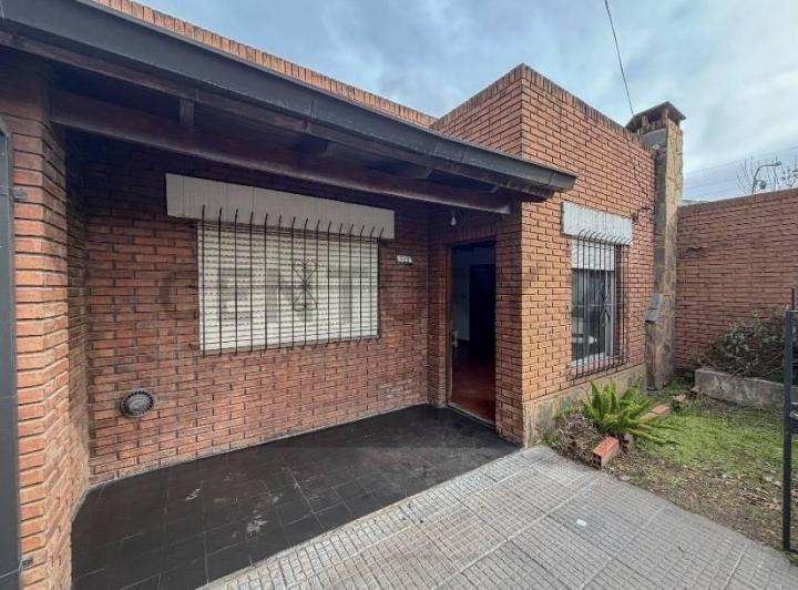 Casa · 150m² · 2 Dormitorios · 1 Cochera