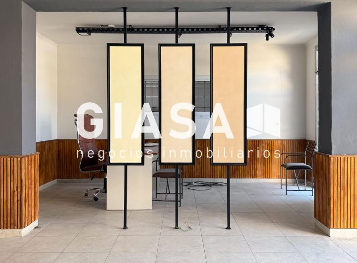 Bodega-Galpón · 450m² · 5 Ambientes