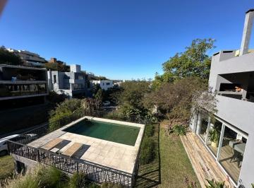 Casa · 320m² · 6 Ambientes · 2 Cocheras · Casa en Venta en La Rufina, 4 Dorm., Pileta, Quincho.