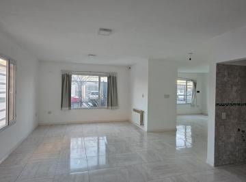 Casa · 215m² · 5 Ambientes · 3 Cocheras · Casa en Cipolletti