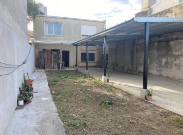 Casa · 200m² · 3 Ambientes · 3 Cocheras · Casa en Burzaco a Estrenar