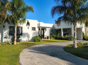 Casa · 202m² · 4 Ambientes · 4 Cocheras · Venta, Casa, 4 Ambientes, Lavadero, Dependencia, Cochera, Pileta, Jardín, Parrilla, La Reja, Moreno