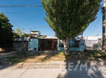 Casa · 75m² · 3 Ambientes · 1 Cochera · Venta Casa 3 Amb + Monoambiente Lote Propio 324 m²