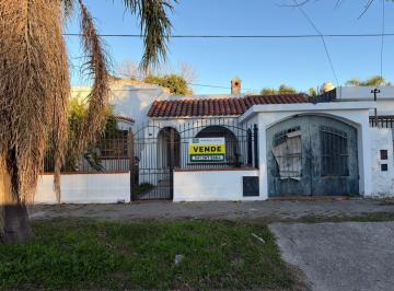 Casa · 119m² · 5 Ambientes · 2 Cocheras · Casa en Funes