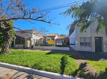 Casa · 95m² · 3 Ambientes · Casa 3 Amb. con Jardin y Fondo Libre Villa Luzuriaga