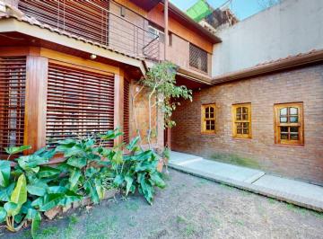 Casa · 211m² · 5 Ambientes · 3 Cocheras · Casa Tipo Chalet 5 Ambientes en Venta, Quilmes