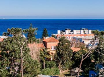 Casa · 330m² · 5 Dormitorios · 2 Cocheras · Casa en Venta en La Barra de 5 Dorm. con Vista Al Mar