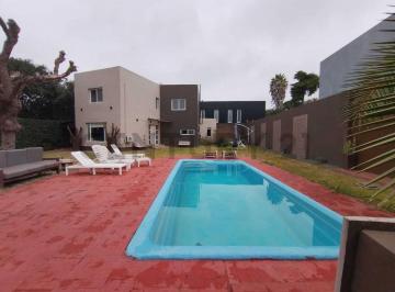 Casa · 142m² · 4 Ambientes · 1 Cochera · Casa en Venta Barrio Cerrado El Carmencito