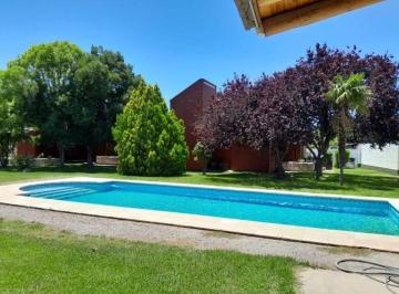 Casa de 9 ambientes, Cruz de Piedra · Venta Casa de Categoria en Maipu