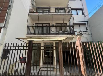Ingreso al edificio · Departamento 3 Ambientes Amoblado con Espacio Guardacoche