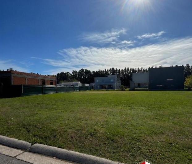 Terreno · 700m²