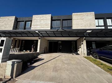 Casa · 200m² · 4 Ambientes · 2 Cocheras · Duplex a La Venta! La Luisita! Categoría! con Pileta!