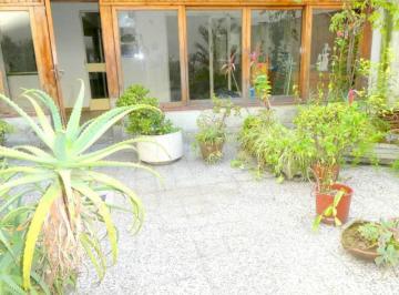 Departamento · 66m² · 4 Ambientes · 1 Cochera · Vendo: Espectacular 4 Ambientes con Patio, Quincho y Cochera. Imperdible Ubicación.