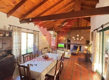 Casa · 203m² · 4 Ambientes · 5 Cocheras · Casa en Venta