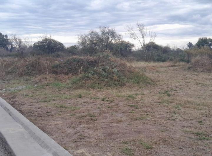 Terreno · 727m²