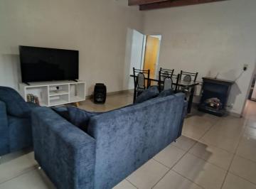 Casa · 46m² · 4 Ambientes · 3 Cocheras · Alquiler de Casa en Bermejo, Guaymallén