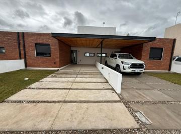 Casa · 80m² · 3 Ambientes · Venta Duplex en Obra 2 Dorm. Patio Amplio