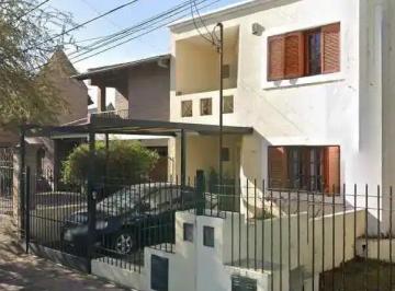 Casa · 124m² · 5 Ambientes · 1 Cochera · Alquiler Dúplex 3 Dorm. Bº Urca