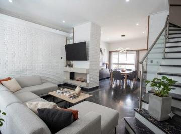 Casa · 210m² · 5 Ambientes · 3 Cocheras · Venta Velez Sarfield / Floresta Casa 5 Amb - Pileta - Quincho - Garage