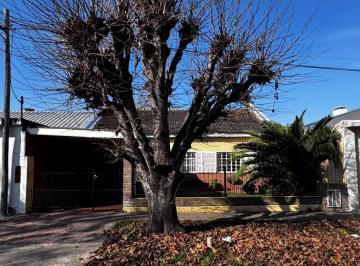 Casa · 110m² · 4 Ambientes · 1 Cochera · Casa de 2 Dorm. en Barrio Jardín, La Plata