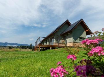 Casa · 53m² · 3 Ambientes · 1 Cochera · Casa en Venta en Estancia Los Ñires
