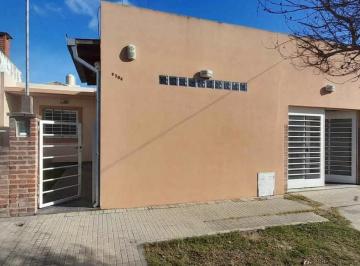 Casa · 80m² · 3 Ambientes · 1 Cochera · Casa en Venta Ringuelet