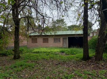 Casa · 96m² · 2 Dormitorios · 2 Cocheras · Sueño a Terminar, Casa 2 Dorm con Árboles en Colonia Benitez!