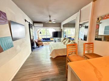 Departamento · 29m² · 1 Ambiente · Monoambiente Al Frente con Balcón Cerrado y Baulera en Recoleta.