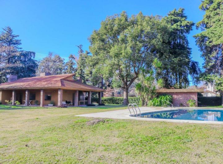 Terreno · 170m² · 7 Ambientes