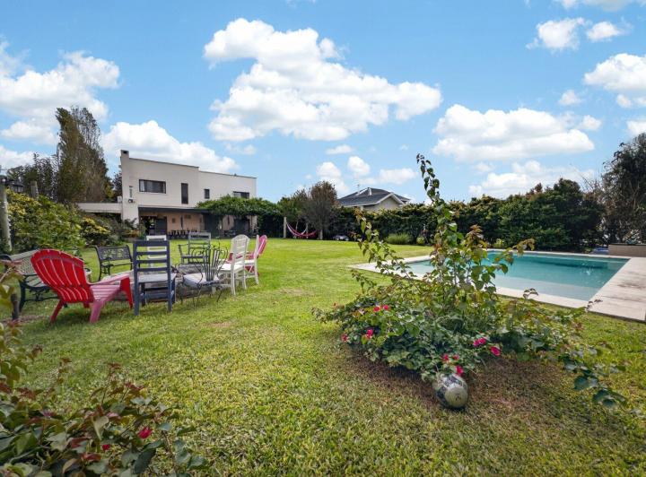 Casa · 190m² · 6 Ambientes · 1 Cochera
