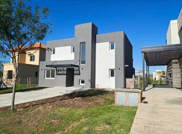 Casa · 171m² · 6 Ambientes · 1 Cochera · Casa en Venta en San Pablo, Pilar, G. B. a. Zona Norte