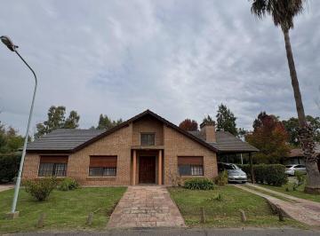 FRENTE · Casa de Ladrillo a La Vista en Barrio Privado Village, Ingenuero Maschwitz