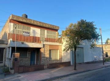Casa · 185m² · 10 Ambientes · 1 Cochera · Altamira - Casa en Venta 3 Dorm.