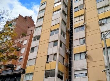 Departamento · 60m² · 3 Ambientes · Venta de Depto de 2 Dorm. Nueva Cba Bs As Al 400