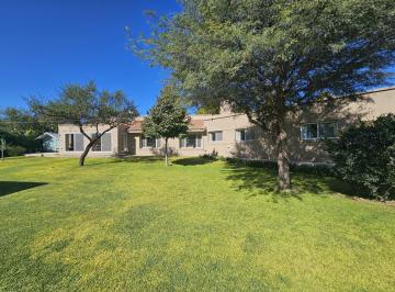 Casa · 354m² · 6 Ambientes · 2 Cocheras · Campos del Virrey