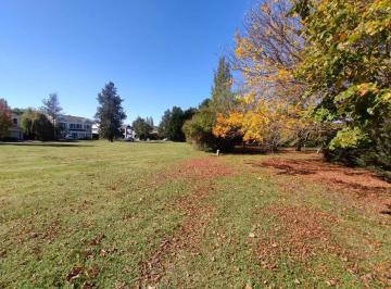 Terreno · 2242m² · Terreno en Venta en Abril Club de Campo