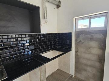 Casa · 80m² · 4 Ambientes · 1 Cochera · Casa 2 Dorm. con Piscina