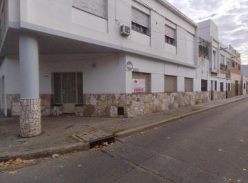 PH · 57m² · 4 Ambientes · 1 Cochera · Bº Azcuénaga Oportunidad: P. B 2 Dorm.