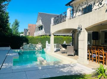 Casa de 7 ambientes, Moreno · Alquiler Anual en Countrie